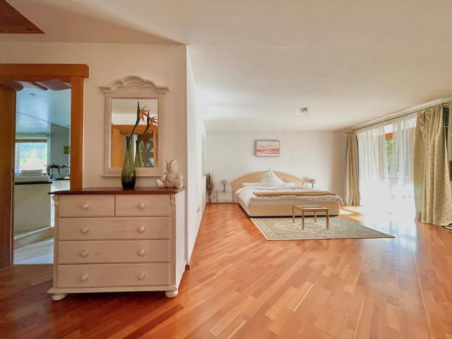 Whole Villa Munich, Alps View, Quiet And Spacious フェルトキルヒェン・ヴェスターハム エクステリア 写真