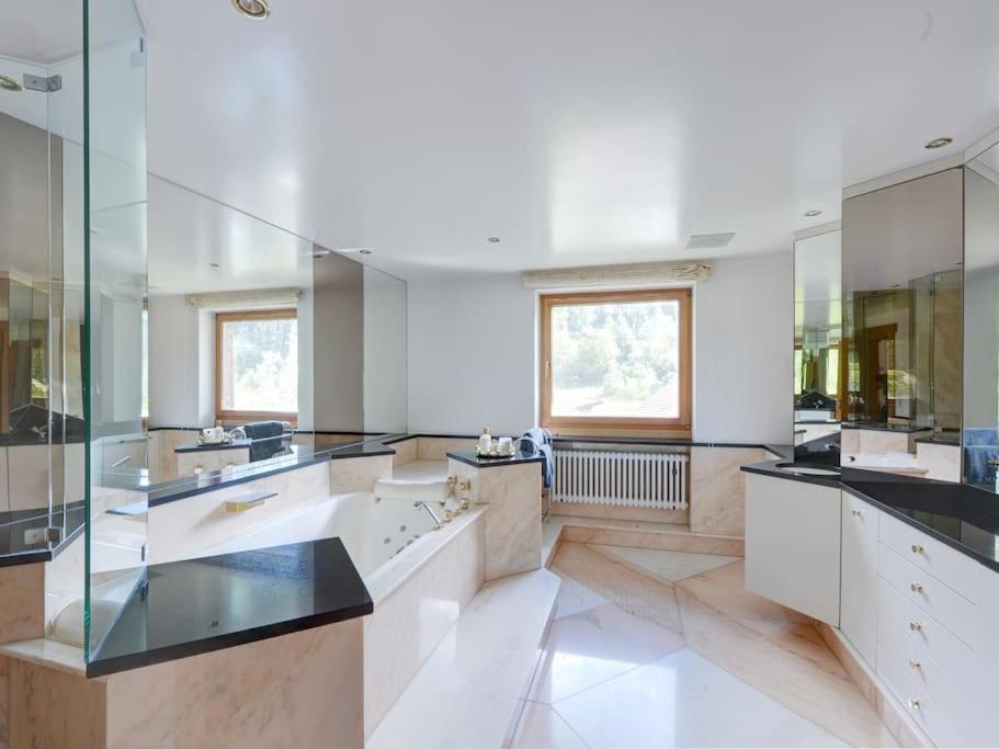 Whole Villa Munich, Alps View, Quiet And Spacious フェルトキルヒェン・ヴェスターハム エクステリア 写真